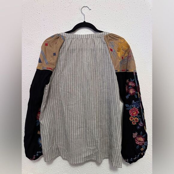 Savanna Jane Kerrie Top in Charcoal, Ivory, and Tan size small - Picture 8 of 8